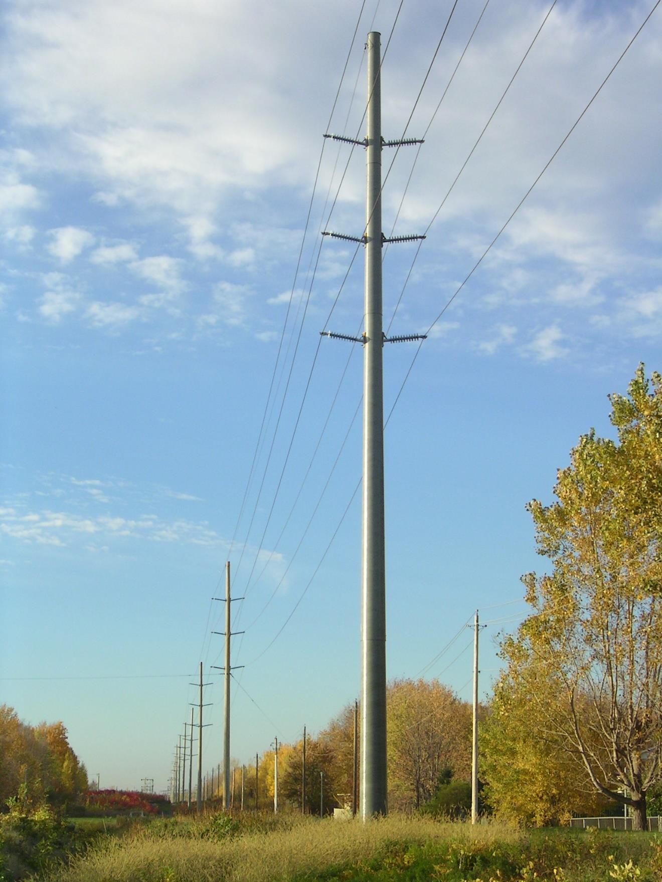 Double-circuit 115kV RS pole installed in Cornwall, Ontario